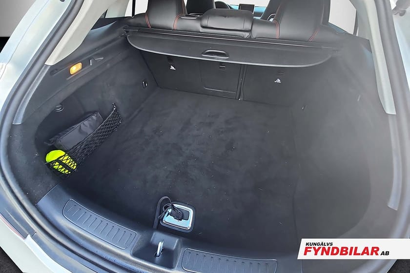 Bild 3 av Mercedes-Benz CLA 220 4MATIC Shooting Brake AMG Line Pano I 7G-DCT,