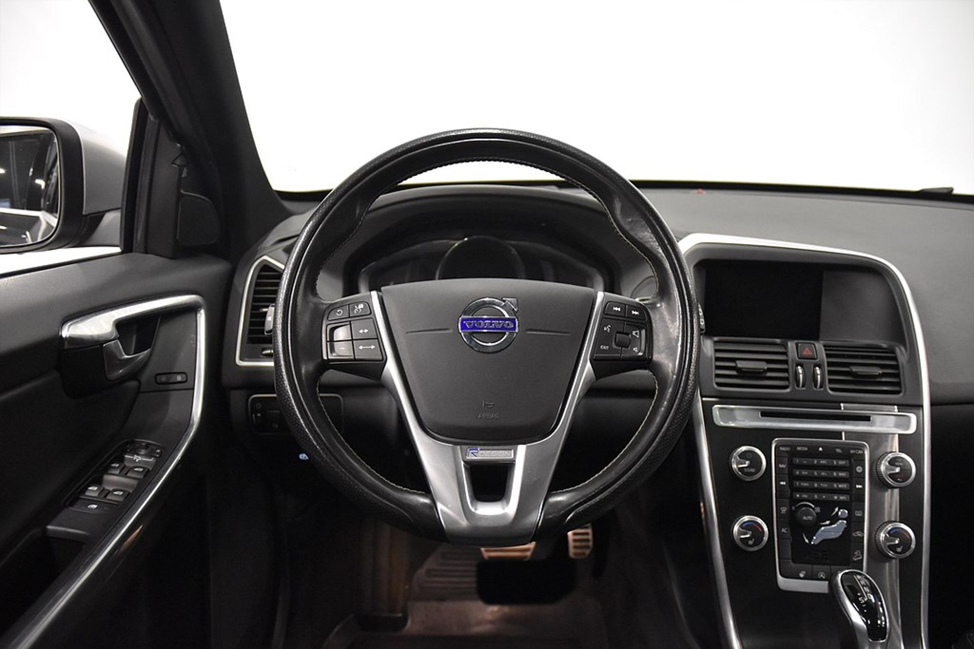 Volvo XC60 2016, kuva 2/10