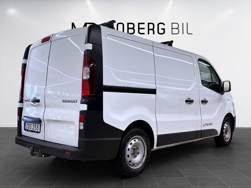 Bild 4 av Renault Trafic Skåpbil 120hk Helg på Moberg! L2 Drag Värmare PDC
