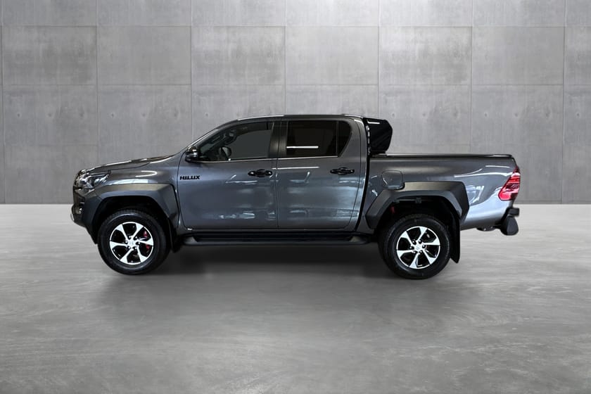 Bilde 2 av Toyota Hilux Dobbelcab D-Cab 2.8 Diesel D-4D Automat 6 gir 4x4 GR SPORT ll