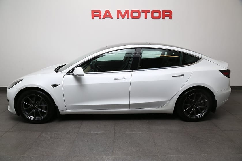 Bild 3 av Tesla Model 3 Standard Range Plus Panorama 360° Drag