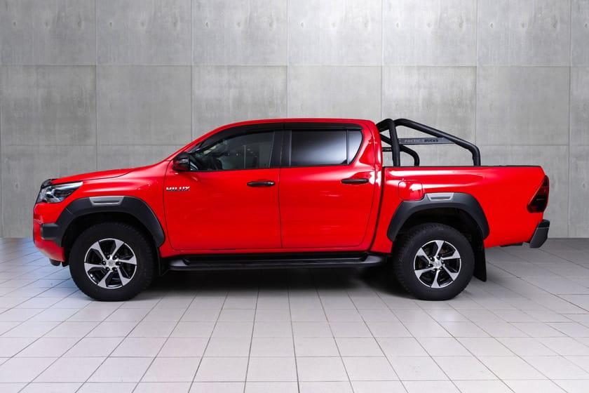 Bilde 3 av Toyota Hilux Dobbelcab 2,8 204hk D-Cab 4WD SR+ Inv. X RED