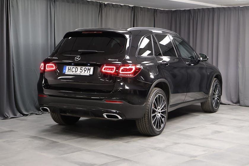 Bild 2 av Mercedes-Benz GLC 300 e 4MATIC AMG Line Pano Burmester Drag Night