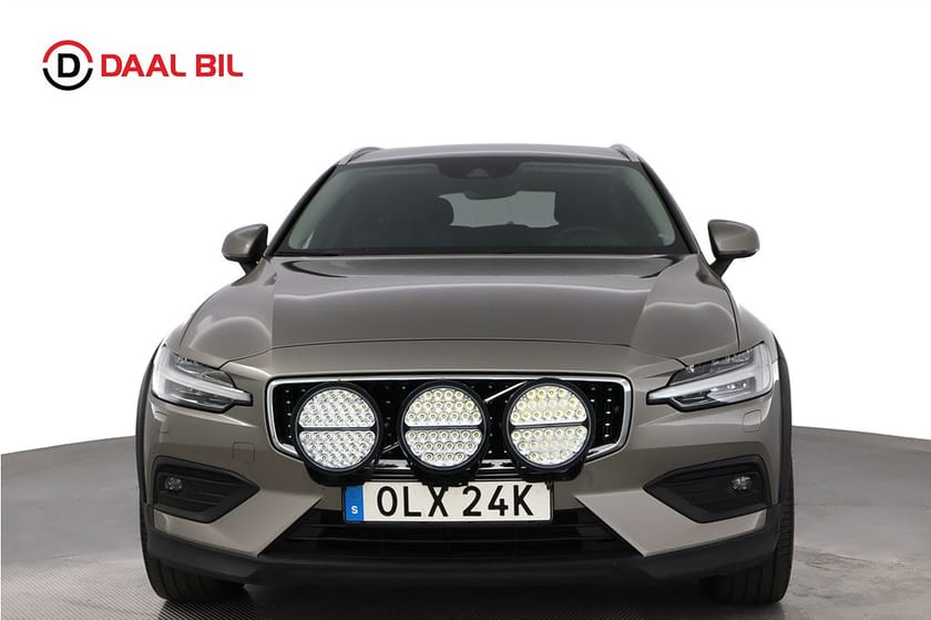 Bild 2 av Volvo V60 Cross Country ADVANCED B4 AWD 197HK DRAG B-KAMERA NAVIGATION CARPLAY