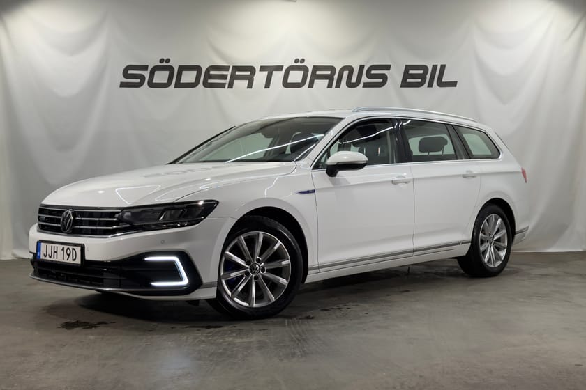 Bild 1 av Volkswagen Passat Sportscombi GTE 1.4 TSI DRAG VÄRMARE KAMERA MOMSBIL