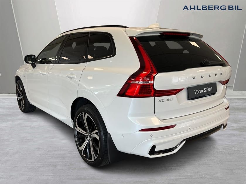 Bild 4 av Volvo XC60 T6 Plus Dark Nordic Edition Dragkrok Halvautomatisk, Headup, HK, 360 Kamera, 21TUM, Läder Vent