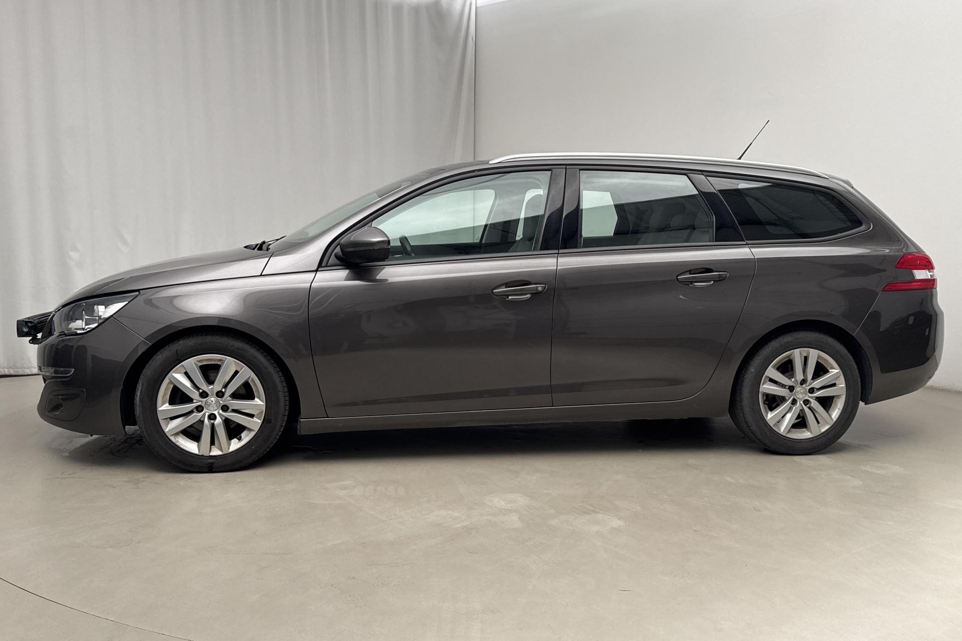 Peugeot 308 SW 1.2 PureTech 130 2015, bild 2/10