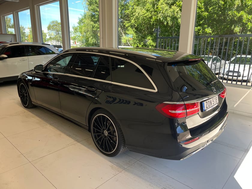 Bild 4 av Mercedes-Benz E 220 T d Aut AMG-Line