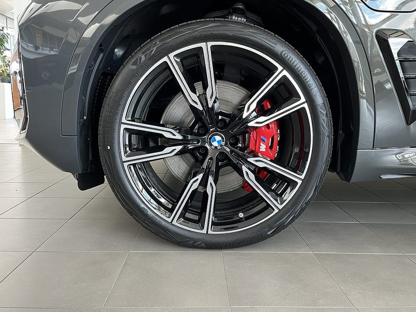 Bild 4 av BMW X5 xDrive50e 2,95%ränta M Sport Pro 22" Drag B&W Panorama