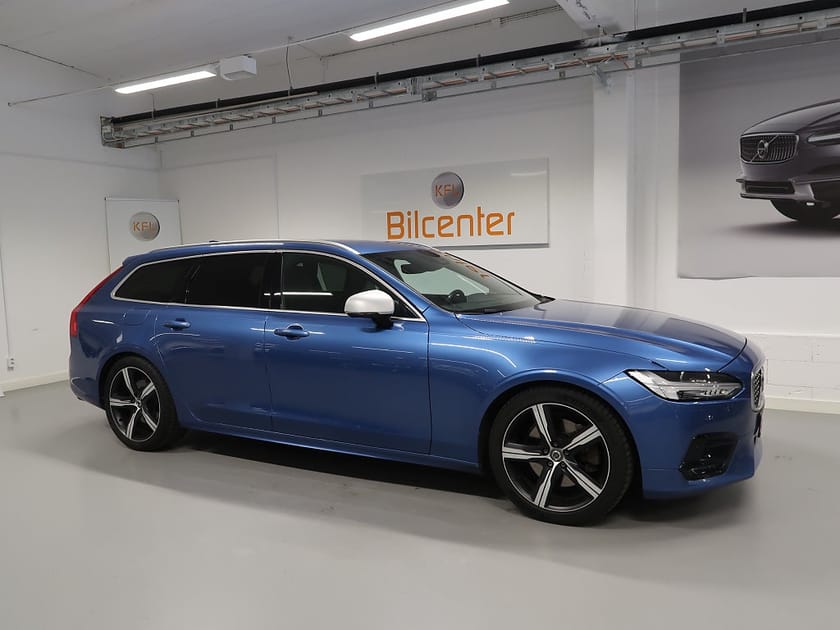 Bild 3 av Volvo V90 T4 R-Design V-Däck ingår Värmare-VoC-Elstol-CarPlay-Pil