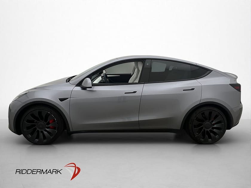 Bild 5 av Tesla Model Y Performance AWD Ljus Interiör Pano Drag Kamera