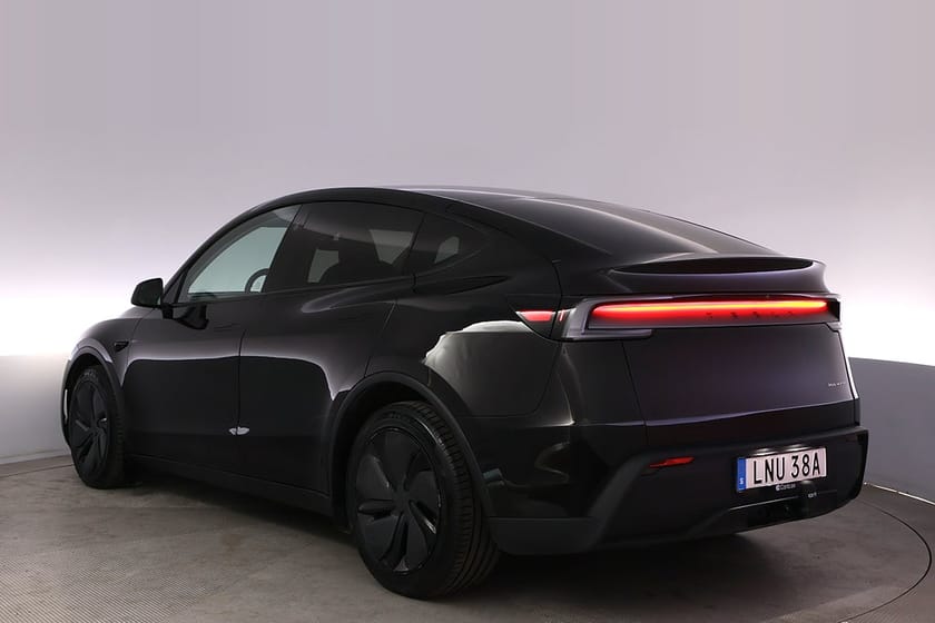 Bild 4 av Tesla Model Y Long Range AWD Uppg. Autopilot Panorama Drag