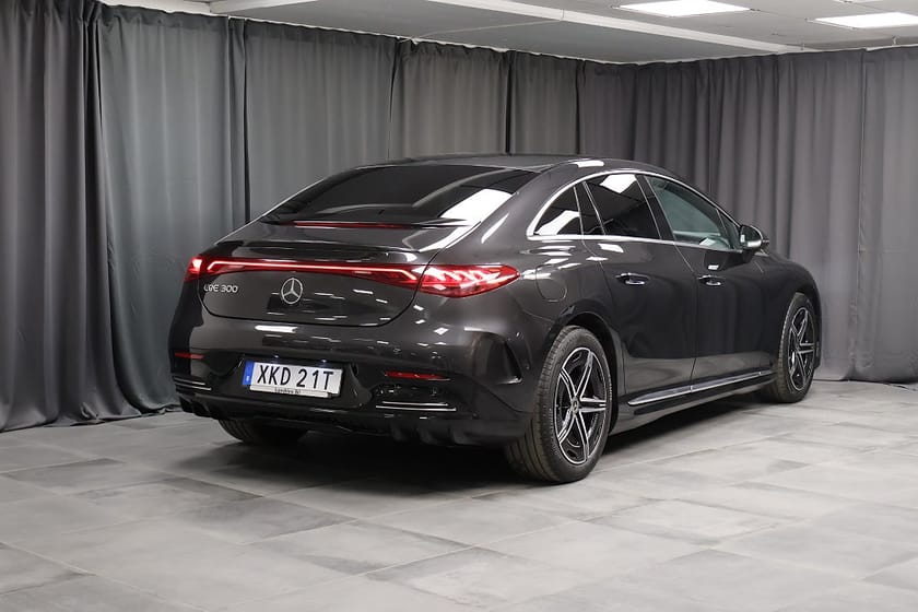 Bild 2 av Mercedes-Benz EQE 300 89 kWh AMG Line Rattvärme Keyless Minnespaket MOMS