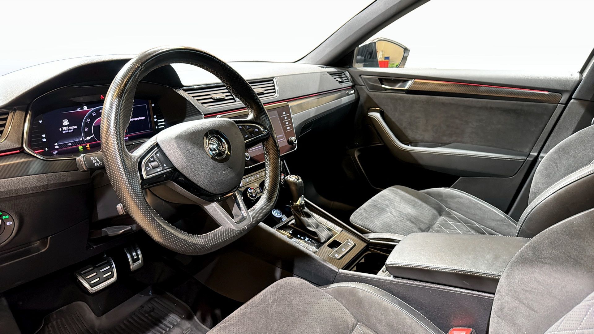 Skoda Superb iV Kombi 2020, bild 7/10