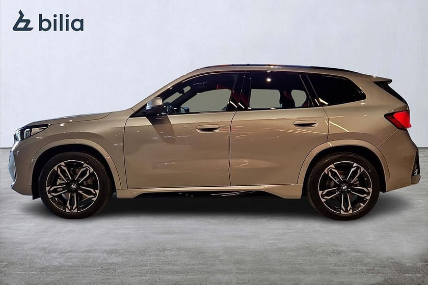 Bild 3 av BMW iX1 xDrive30 M Sport/Pano/Drag/H/K/Rattvärme/DEMOBIL