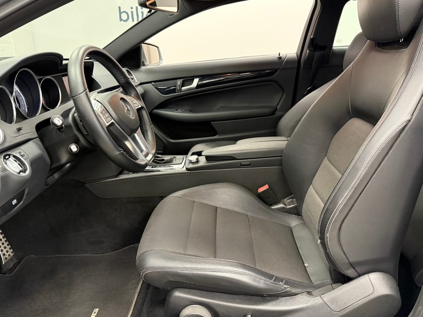 Bild 4 av Mercedes-Benz C 180 Coupé AMG Sport