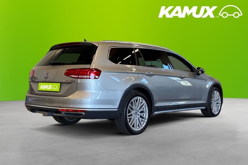 Bild 4 av Volkswagen Passat Alltrack 2.0 TDI 4M  Skinn Värmare HUD Dynaudio Drag Navi