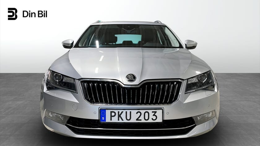 Bild 4 av Škoda Superb Kombi Style 2.0 TDI 4x4 DSG Drag Pano Värmare Business