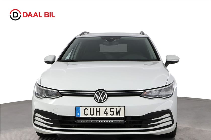 Bild 2 av Volkswagen Golf Sportscombi 1.5 eTSI 131HK COCKPIT P-VÄRM NFC PSENS