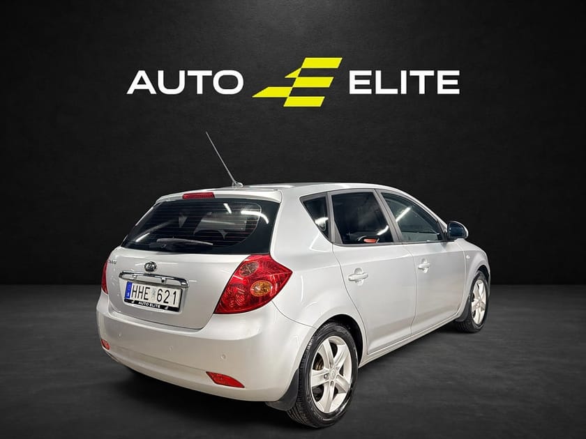 Bild 5 av Kia cee'd |1.6 CVVT|EX|SoV-DÄCK|P-SENS|SERVAD|ISOFIX|NYBESIKTAD