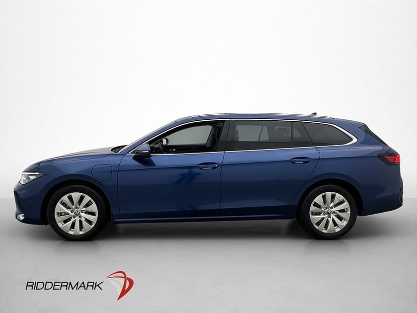 Bild 4 av Volkswagen Passat Variant eHybrid 272hk Business Kamera Drag Moms