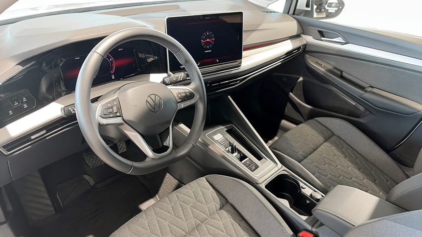 Bild 3 av Volkswagen Golf 1.5 LIFE eTSI 150hk |Backkamera |Vinterpaket