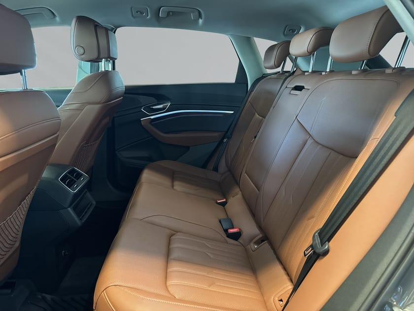 Bild 5 av Audi Q8 55 e-tron quattro Drag, ventilationsstolar, skinn,