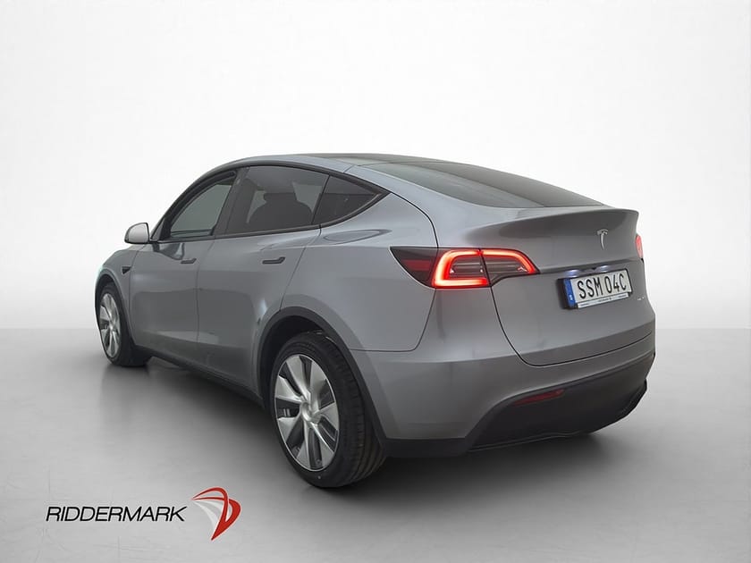 Bild 3 av Tesla Model Y Long Range AWD 514hk Värmare AP Moms Navi