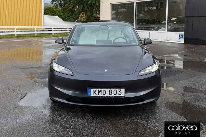 Bild 3 av Tesla Model 3 Long Range AWD Dual Motor 400hk - Highland | Vit interiör
