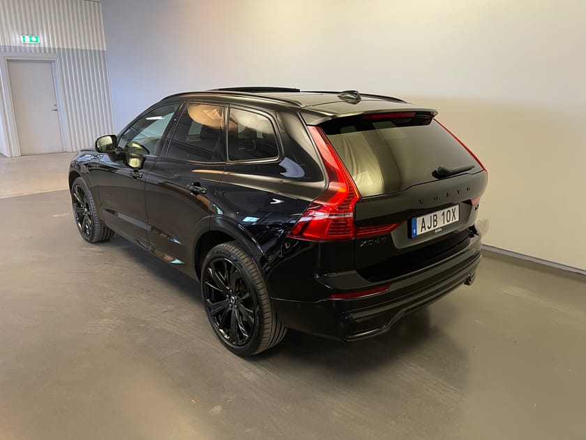 Bild 4 av Volvo XC60 T6 Plus Black Edition / Tonade rutor / Harman Kardon / Backkamera /