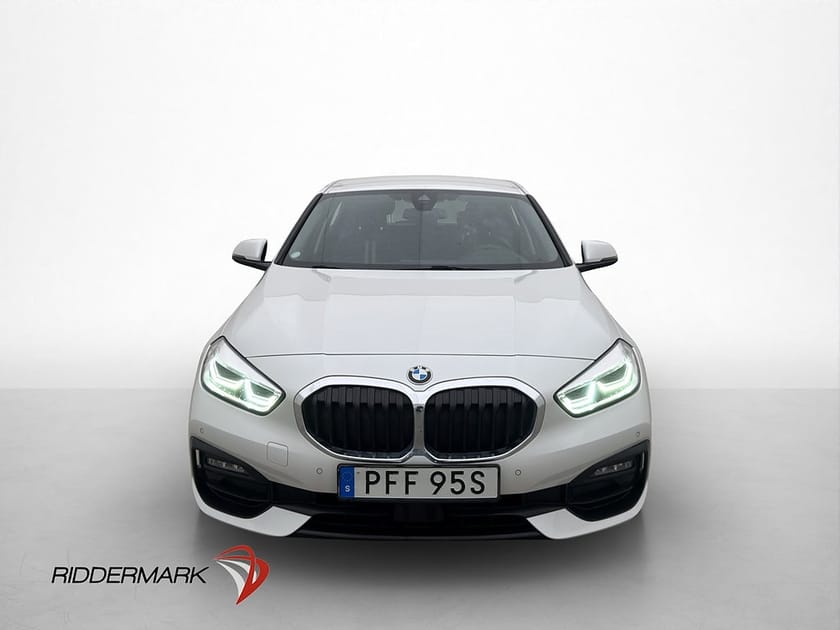 Bild 2 av BMW 118i 118 Sport line M Sport-Ratt Cockpit Navi Sensorer