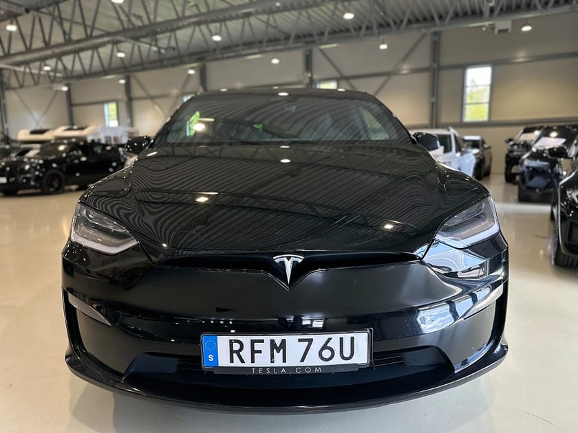 Bild 2 av Tesla Model X 7-sits, Yoke, Luftfjädring, MOMS, Svensksåld