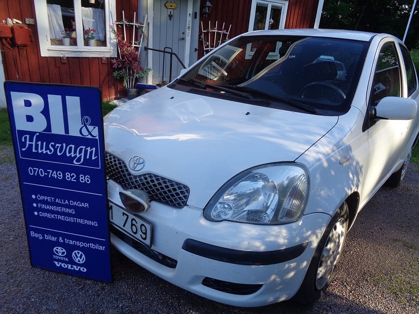 Bild 3 av Toyota Yaris 5-D 1.0 NYBES U.A./NYSERV/END. 10600 MIL/AC/MVG/FINANS