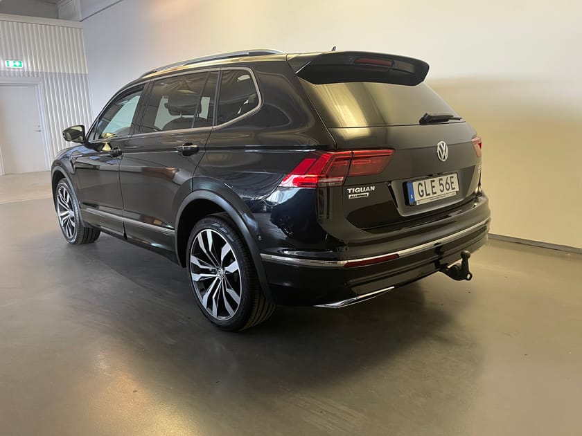 Bild 3 av Volkswagen Tiguan Allspace 5-sätes 4Motion/ Dragkrok/ Panoramatak/ Läderstol/ Navigation/