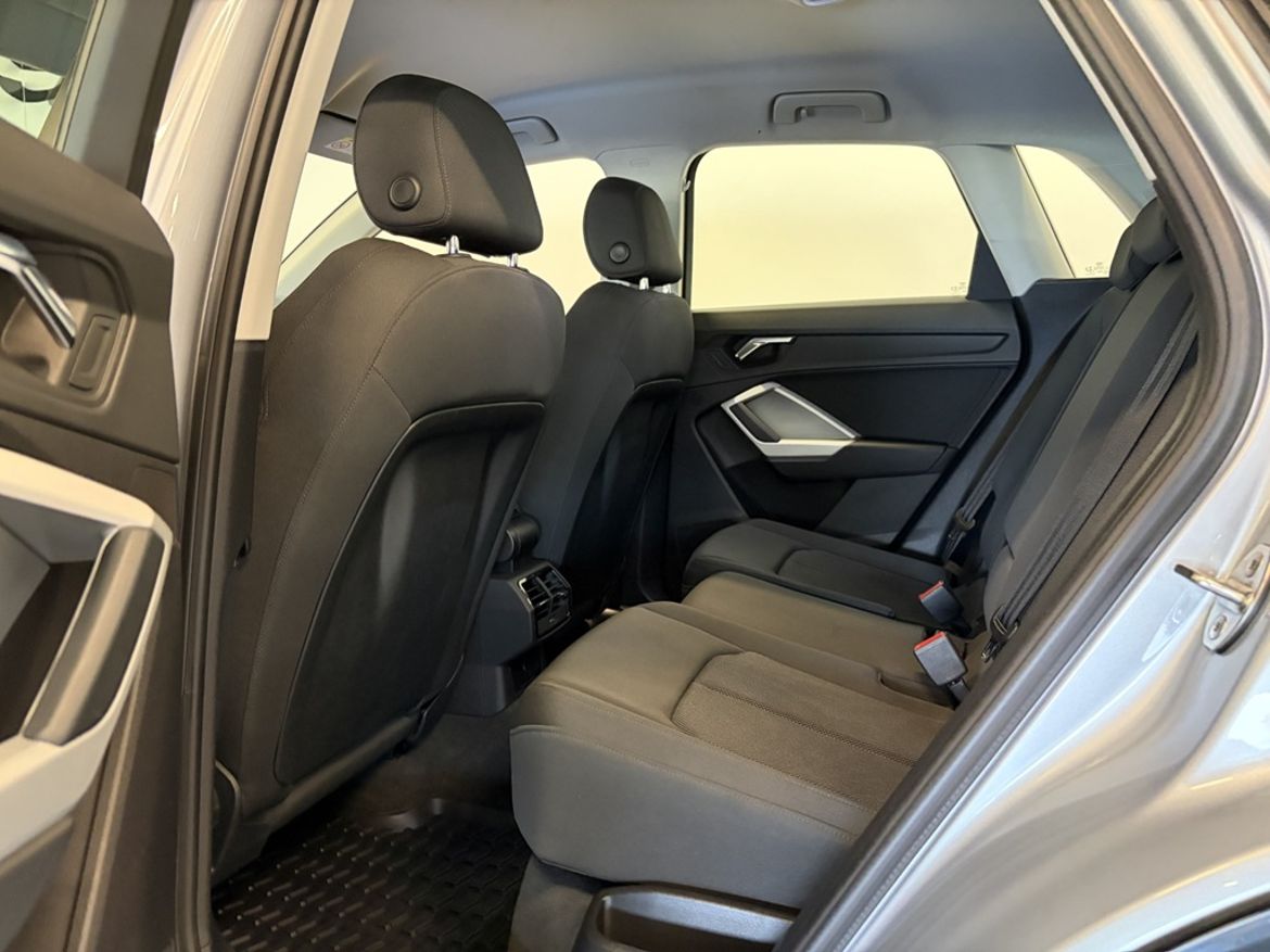 Audi Audi Q3 40 TFSI quattro — bild 11