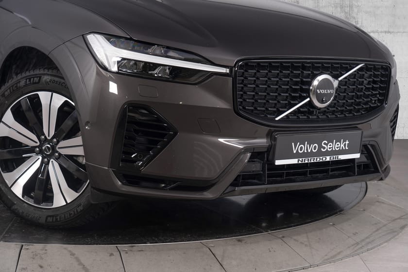 Bilde 2 av Volvo XC60 Plus Dark. Harman Kardon/Soltak/Aktive lys/VOC/Krok