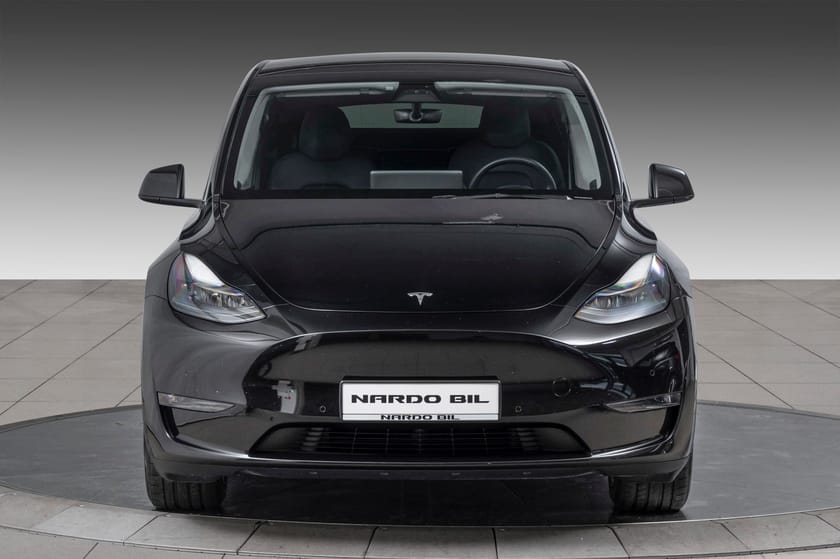 Bilde 3 av Tesla Model Y Long Range AWD Varmepumpe/Krok/El.seter/Glasstak/360kamera