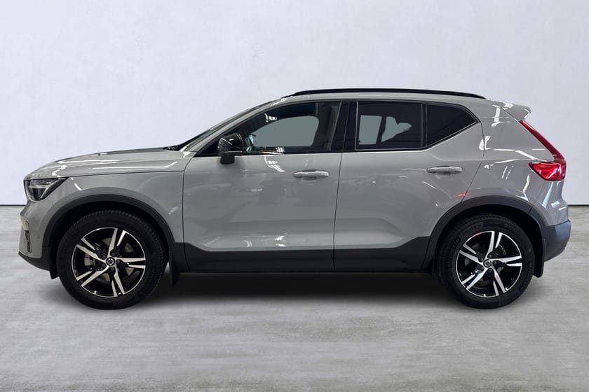 Bild 2 av Volvo XC40 B3 FWD Bensin Plus Dark