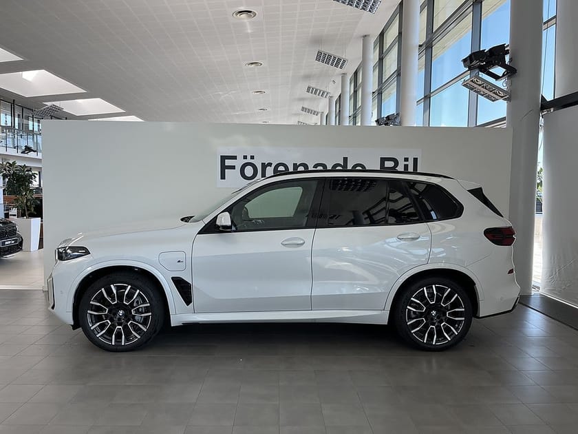 Bild 3 av BMW X5 xDrive50e 2,95%ränta M Sport 21" Innovation H/K Drag