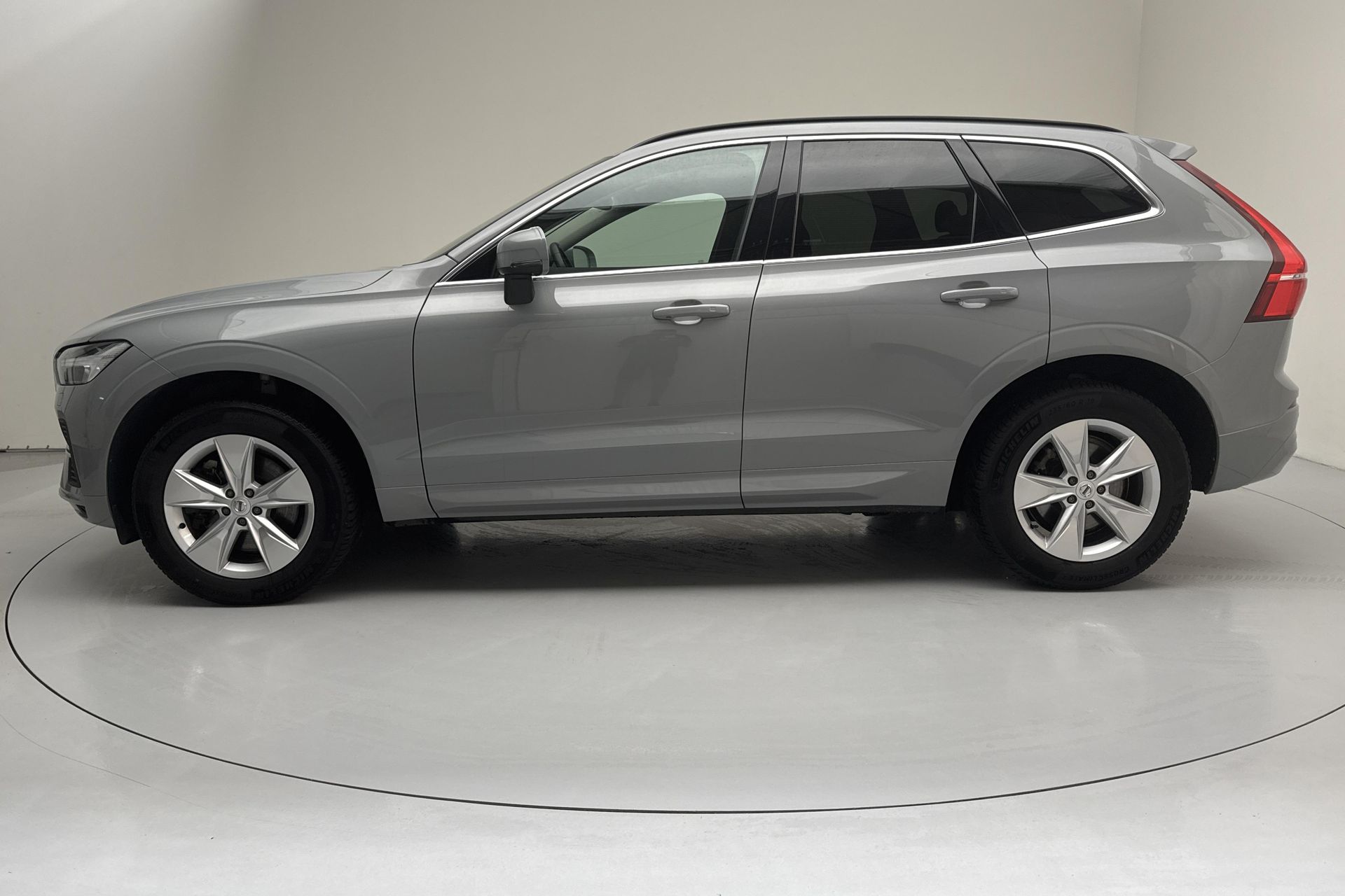 Volvo XC60 B4 AWD 2024, bild 2/10