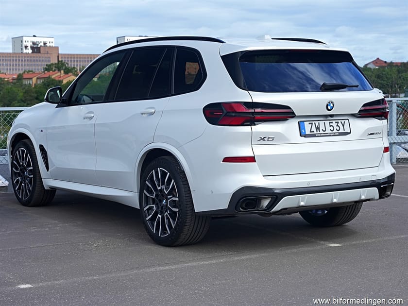 Bild 3 av BMW X5 xDrive30d M Sport Innovation Pano Drag Moms