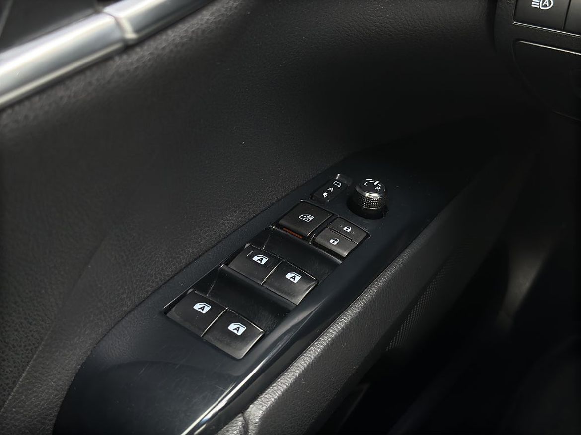 Toyota Camry Hybrid, bild 19 av 21