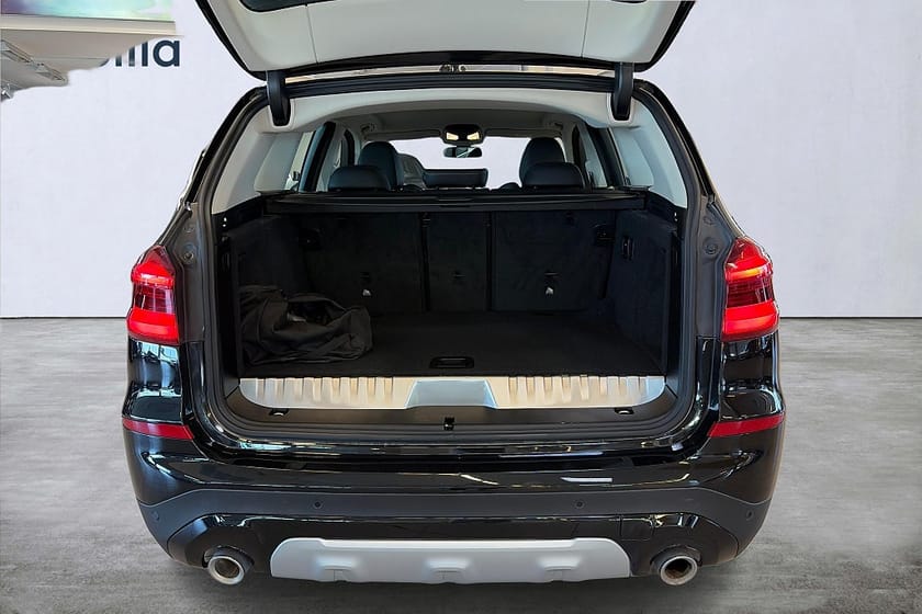 Bild 2 av BMW X3 xDrive30e Kamera Navi Drag