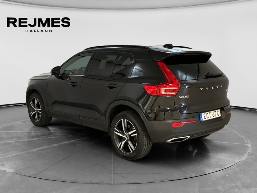 Bild 2 av Volvo XC40 D4 AWD R-Design | Panoramaglastak | Navigation | Parkeringskamera Bak