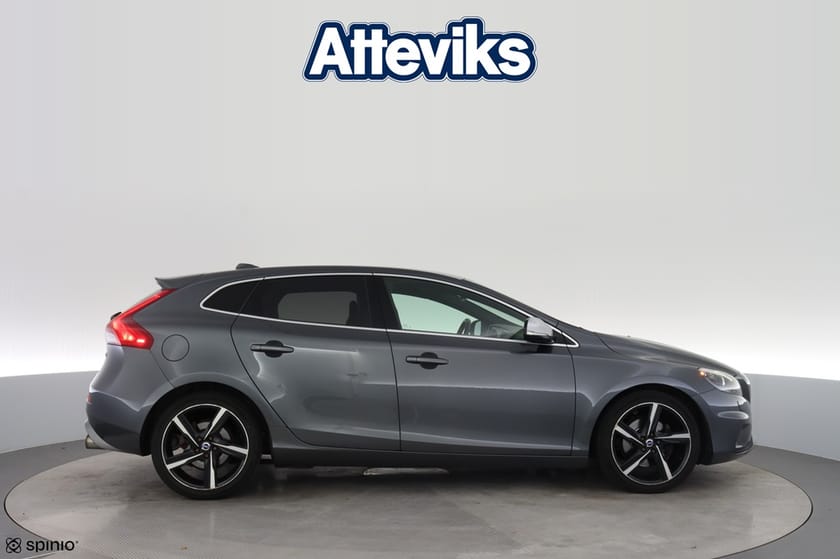 Bild 2 av Volvo V40 T2 120hk R-Design P-Värm Skinn VOC Farth. Sensorer