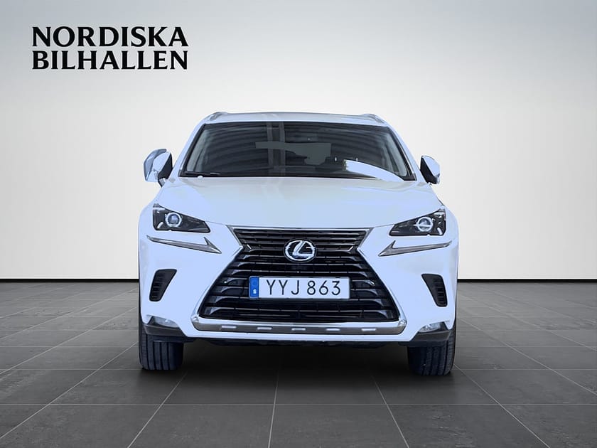Bild 2 av Lexus NX 300h AWD 2.5 E-CVT Business Line Drag Backkamera