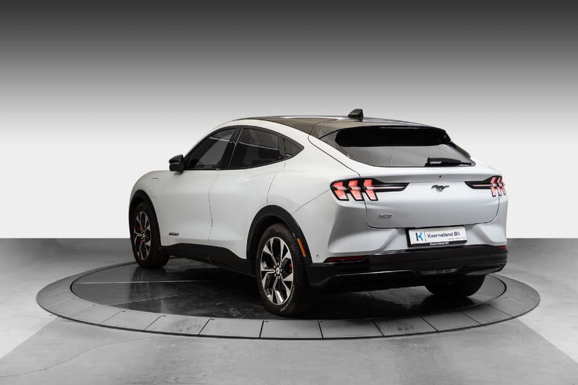 Bilde 3 av Ford Mustang Mach-E Long Range AWD AWD, Panorama, Krok, B&O +++