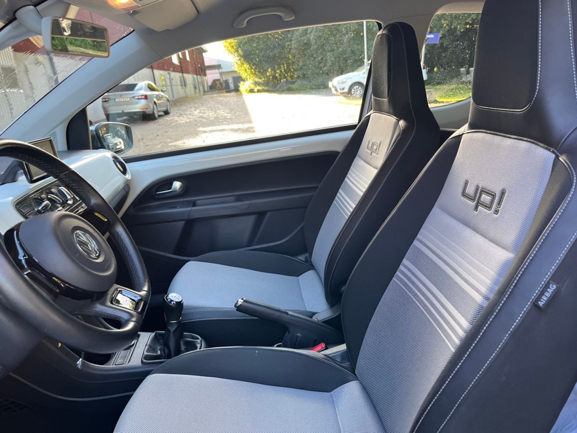 Volkswagen up! 1.0 2012, bild 6/7