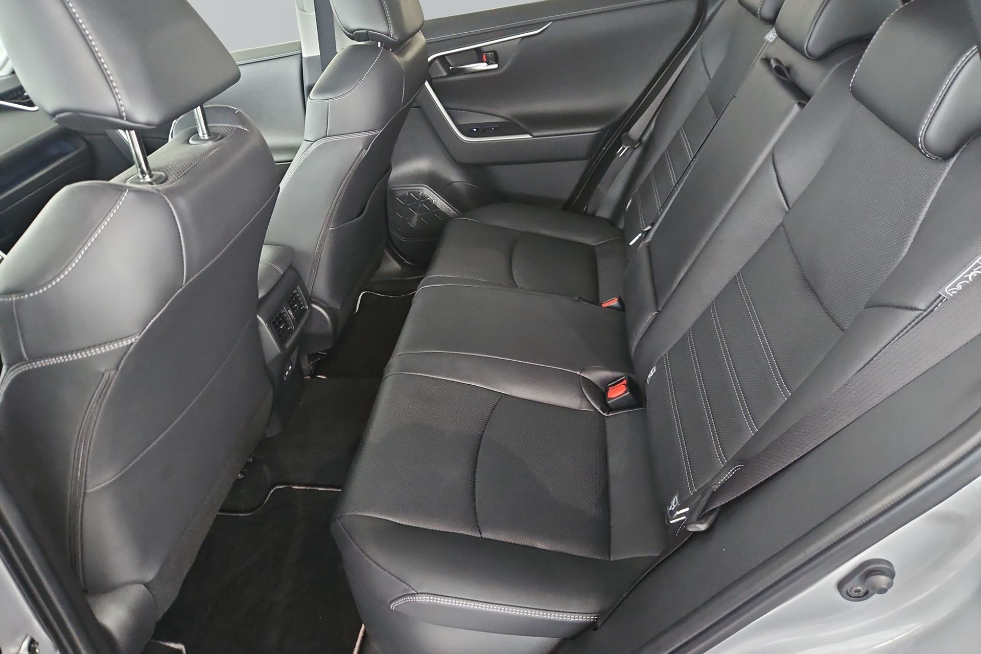 Toyota RAV4 2022, bild 7/10
