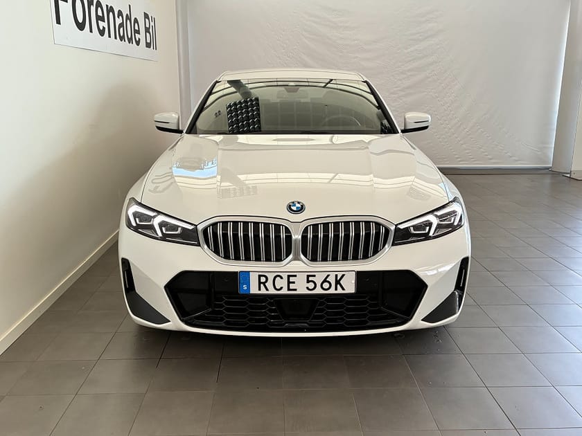 Bild 2 av BMW 330e Sedan M Sport Drag HiFi Rattvärme Park Assist